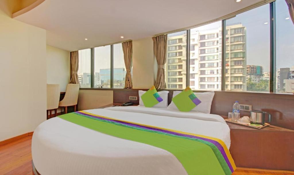 Hotel Pacific By Bestays Bombaim Exterior foto