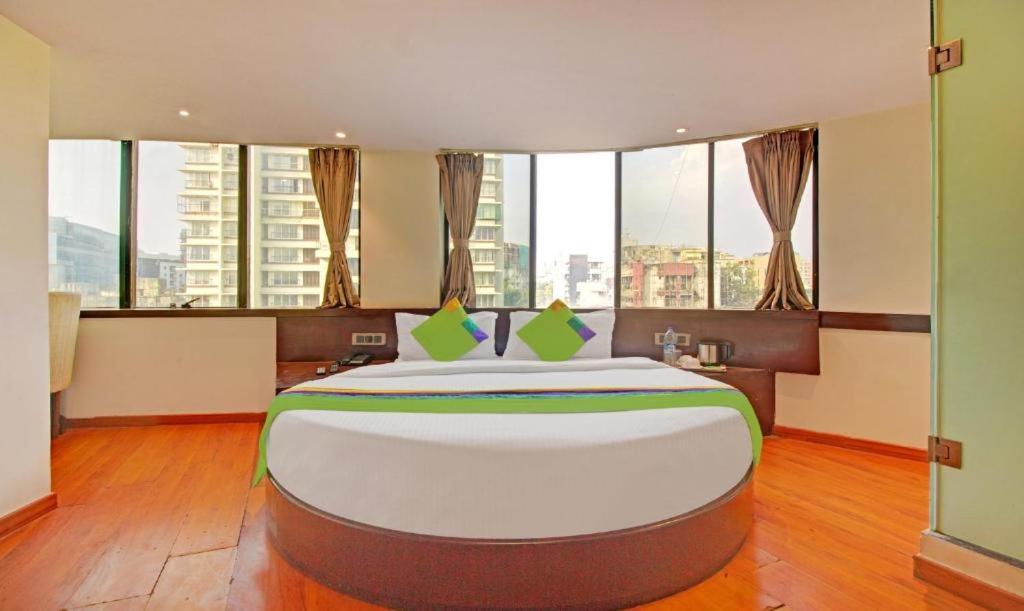 Hotel Pacific By Bestays Bombaim Exterior foto